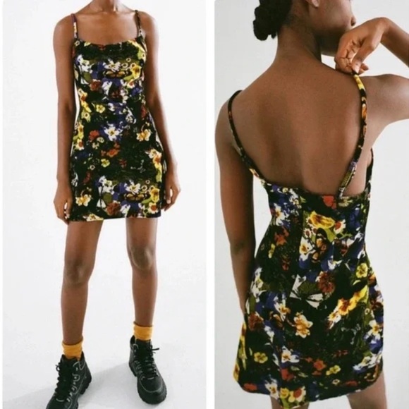 Urban Outfitters Dresses & Skirts - NWT Urban Outfitters Mallory Black Floral‎ Velvet Cowl Neck Slip Dress Size S